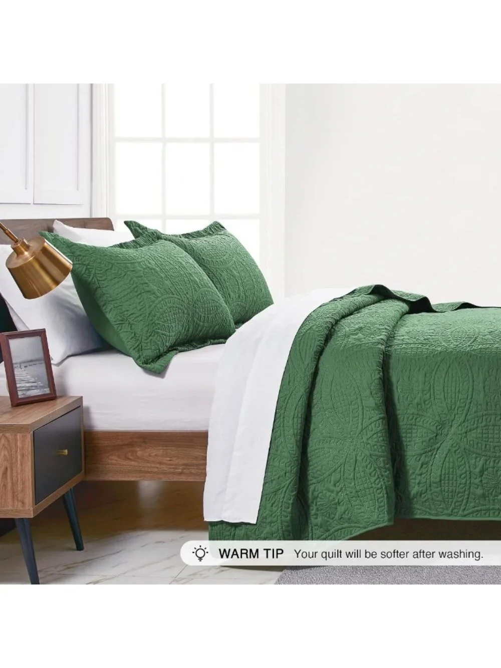 Dark Green Queen Bedspread Set - Soft Lightweight Quilt & 2 Pillow Shams